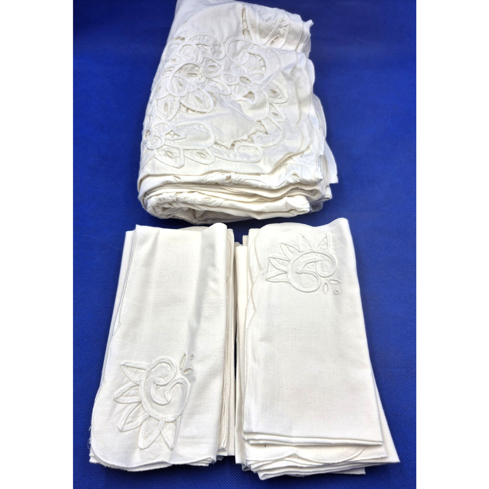 Elegant Cream Cotton Embroidered Tablecloth 12 Matching Napkins NEVER USED YK